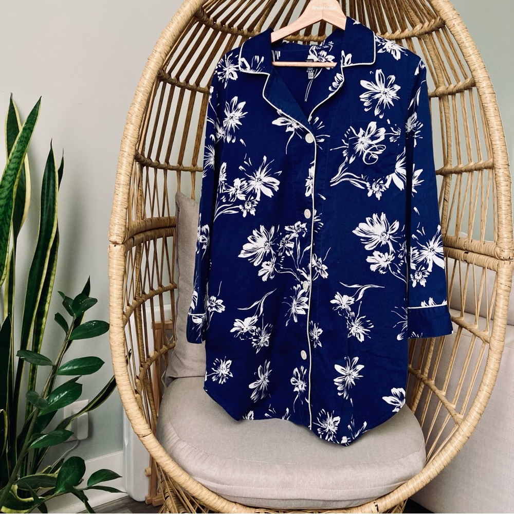Ralph Lauren Chaps Sleep Shirt in Blue and White Floral Pattern Woman’s XL